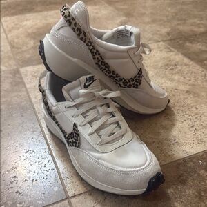 Nike Women's White and Leopard Print Sneakers Size 11